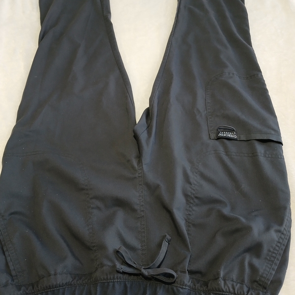 Lot of 9! SzM Womens Scrub Tops(6) & Scrub Pants(3) - Picture 9 of 16